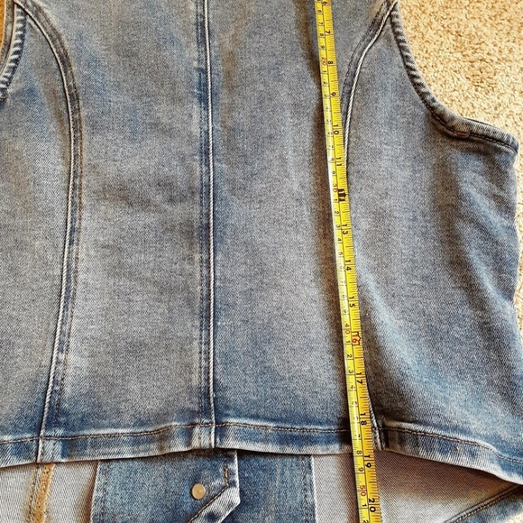 NWT - RISEN Stretch Denim Cropped Vest Medium Blue Button Front Sz M - Picture 11 of 14